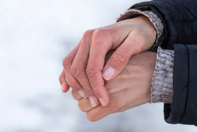 Lifestyle image: warming hands
